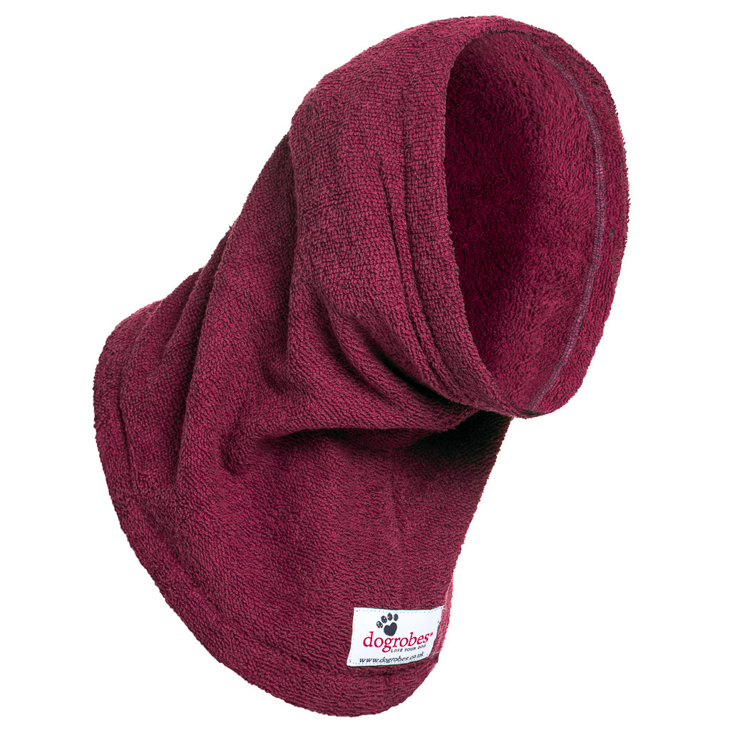Dogrobe snoods are trusted and loved by dogs’ owners and their pets as they are ideal for drying your dog's head, neck and ears. Dog snood in burgundy.