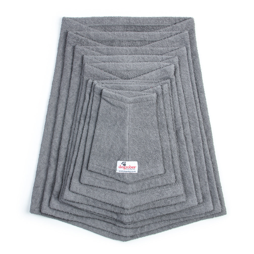 Dogrobe snoods are trusted and loved by dogs’ owners and their pets as they are ideal for drying your dog's head, neck and ears. Dog snood in grey. Available in sizes Mini to XXXL.