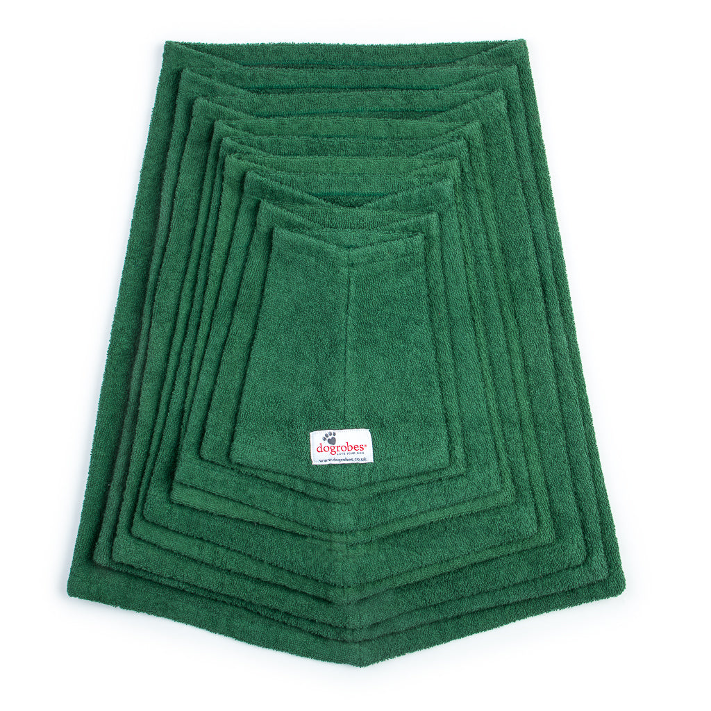 Dogrobe snoods are trusted and loved by dogs’ owners and their pets as they are ideal for drying your dog's head, neck and ears. Dog snood in green. Available in sizes Mini to XXXL.
