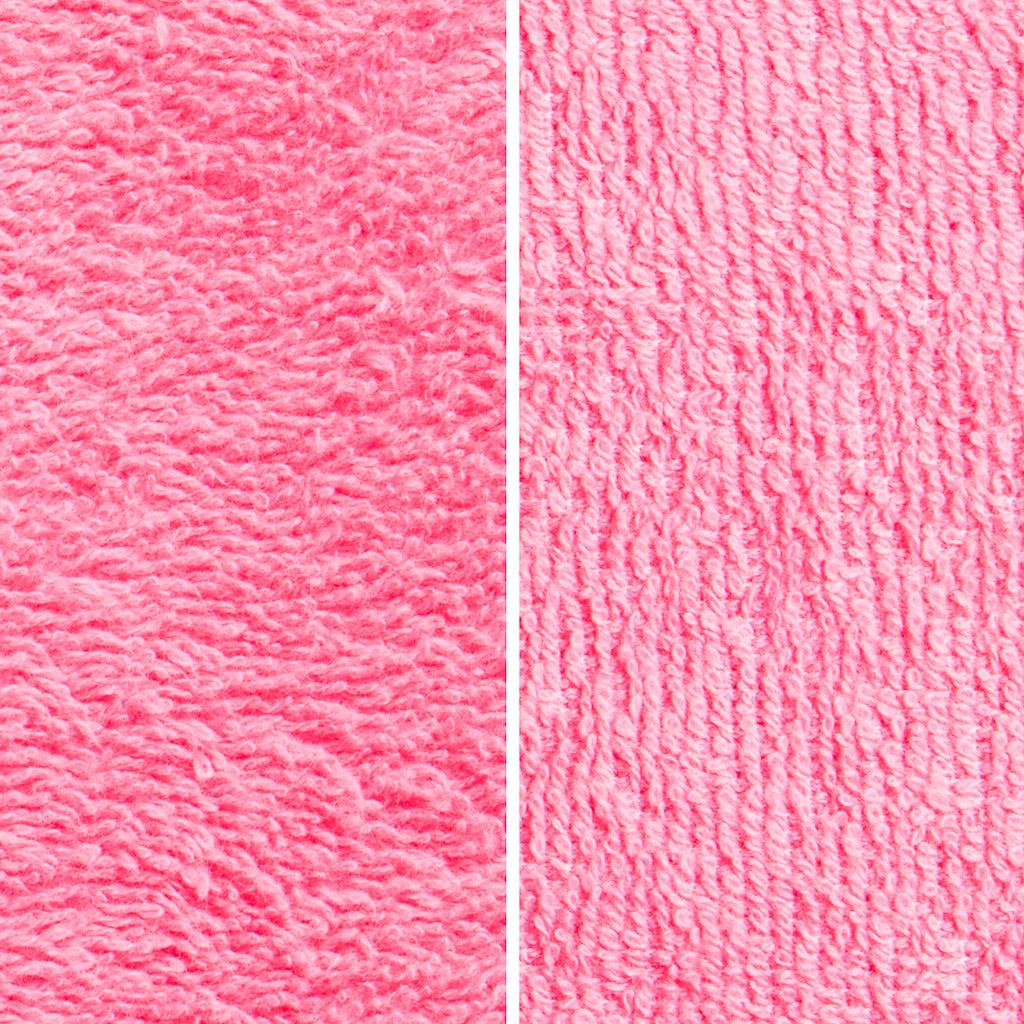 Dogrobe snoods are trusted and loved by dogs’ owners and their pets as they are ideal for drying your dog's head, neck and ears. Dog snood in reversible pink.