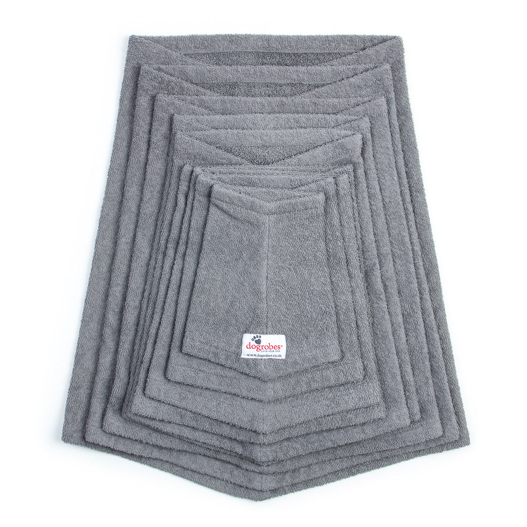 Dogrobe snoods are trusted and loved by dogs’ owners and their pets as they are ideal for drying your dog&#39;s head, neck and ears. Dog snood in grey. Available in sizes Mini to XXXL.